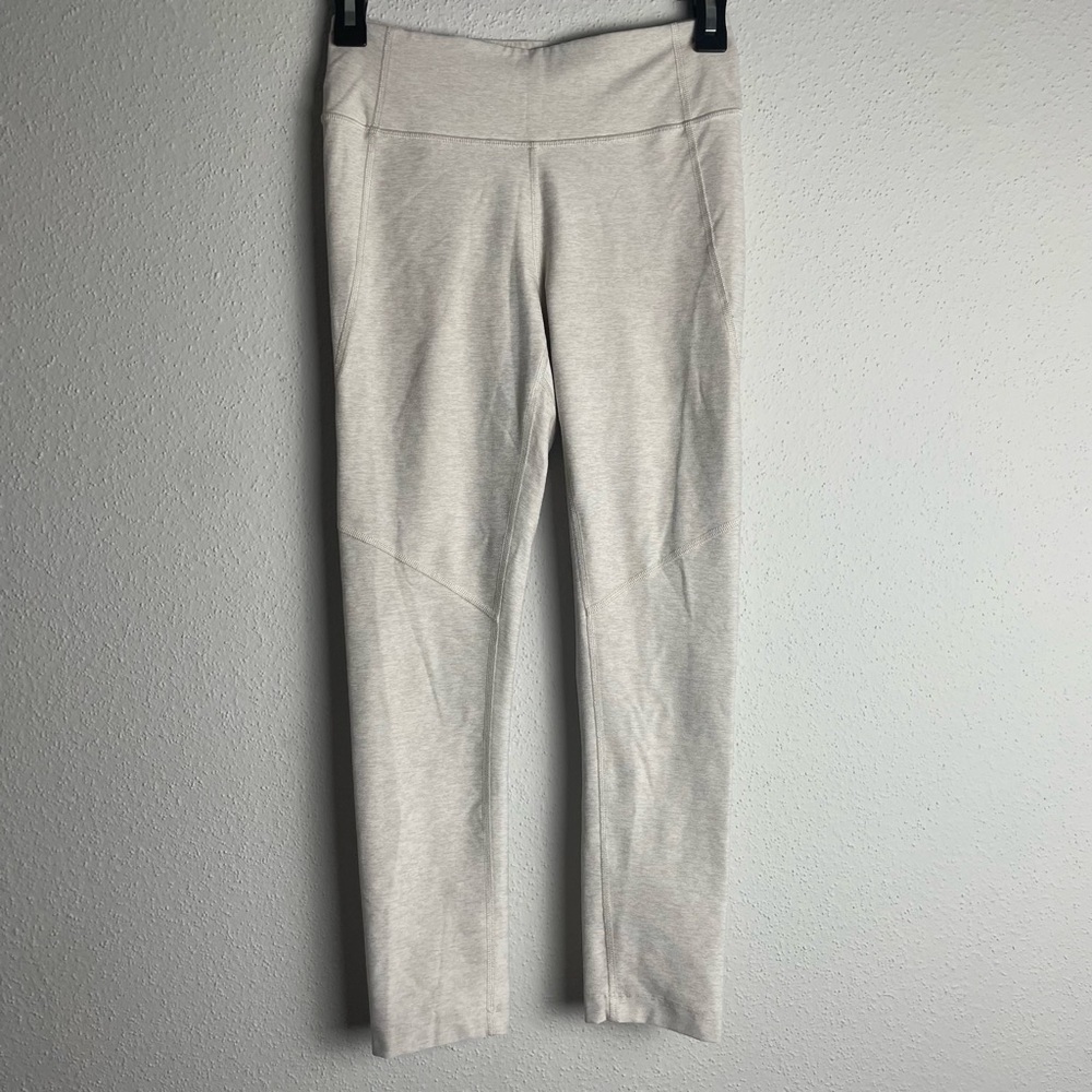 Outdoor Voices Oatmeal 3/4‎ Warm Up Leggings size Small